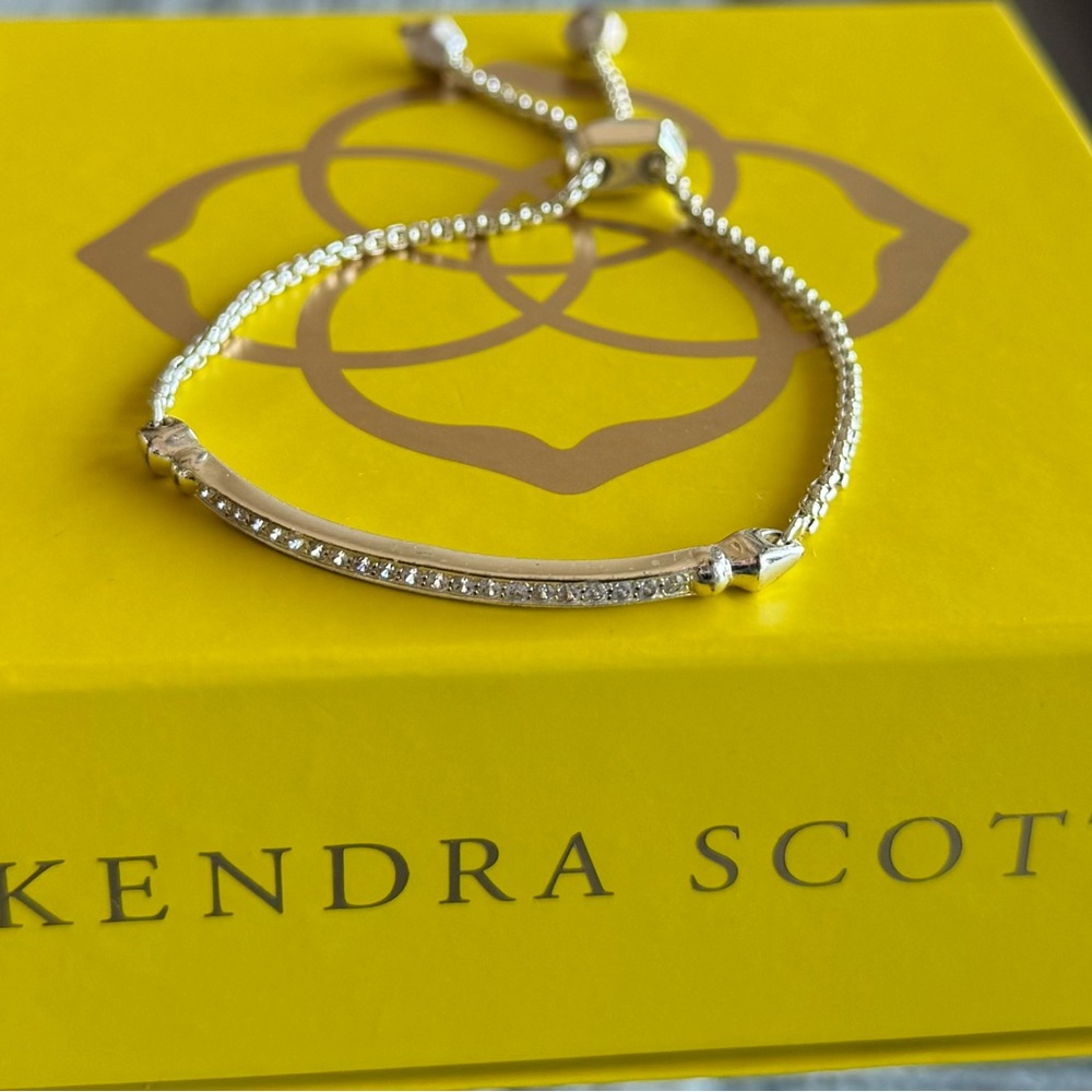 Ott Adjustable Chain Bracelet in Light Gold